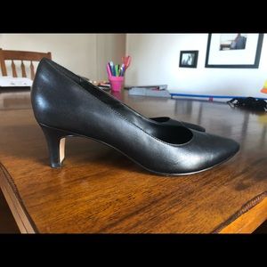 Clark’s black heels